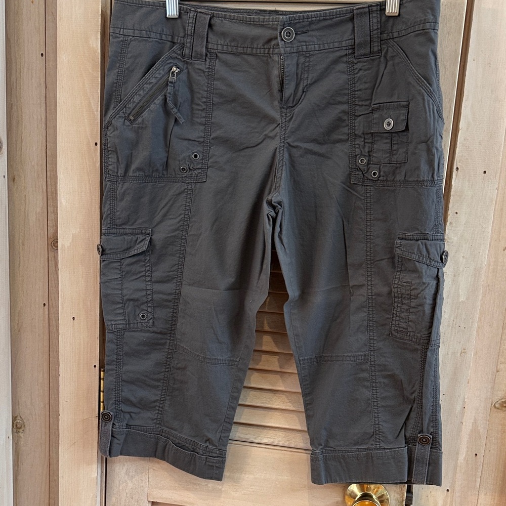 Apt. 9 Women's Dark Gray Cargo Capris